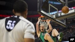 Kelly Olynyk des Celtics (41), Mexico, Mexique, le 4 décembre 2015.