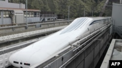 Kereta api Jepang 'magnetic levitation' di dekat Gunung Fuji. (Foto: Dok)