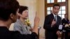 Pemimpin Hong Kong Bentrok dengan Kelompok Pro-Demokrasi