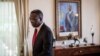 Augustin Matata Ponyo, alors Premier ministre de la République démocratique du Congo, est photographié lors d'une interview à Kinshasa le 13 avril 2015.