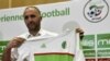 L'entraîneur de l'équipe de football algérienne Djamel Belmadi lors d'une conférence de presse à Sidi Moussa, le 18 août 2018