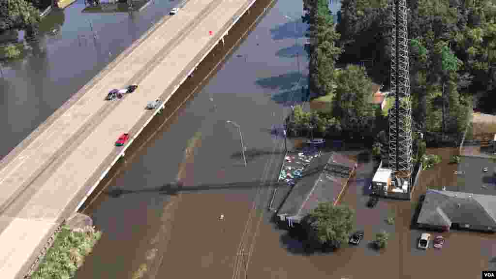 Photography by VOA's Celia Mendoza. Helicopter flight - courtesy Texas Army National Guard.