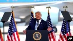 Rais Trump akizungumza na wafuasi wake katika mji wa Yuma jimbo la Arizona. Aug. 18, 2020